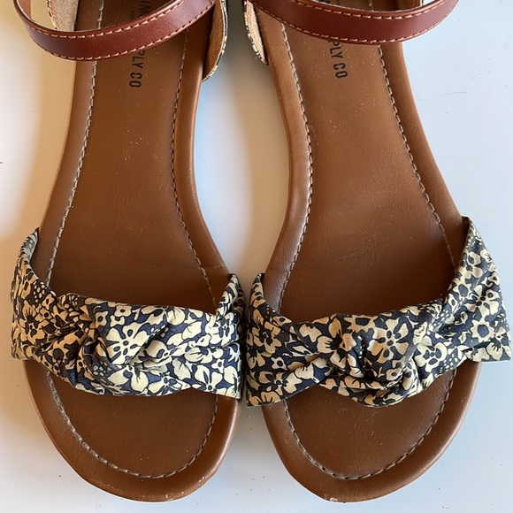 Mossimo supply co. Sandals - Picture 3 of 6